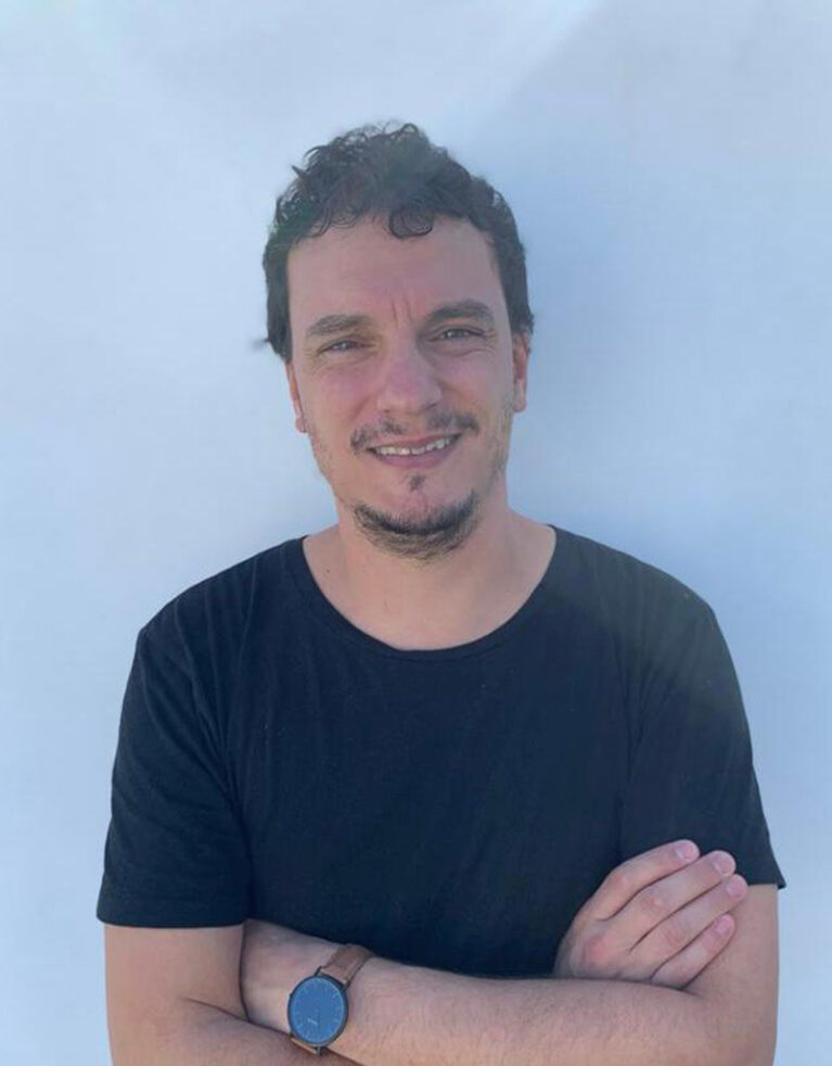 Especialista en comunicación, marketing digital y posicionamiento.